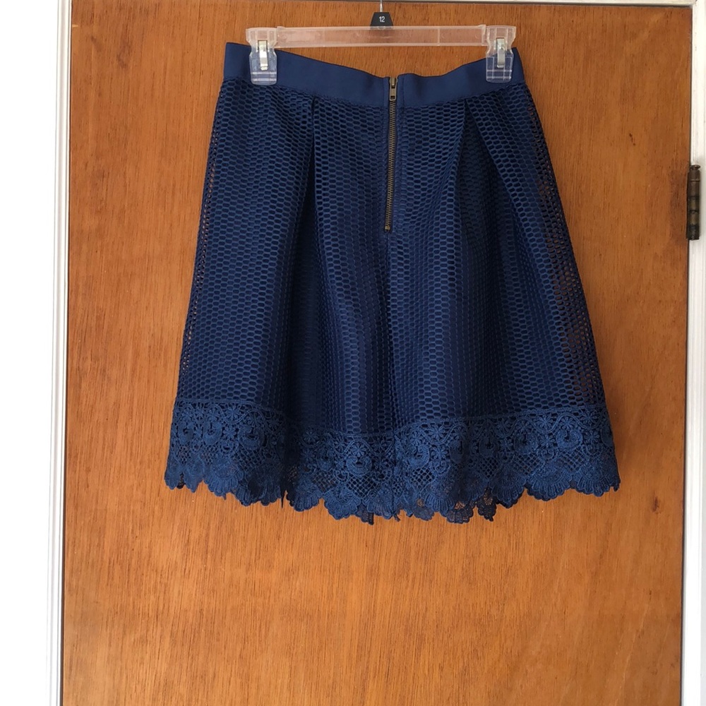 NWT Francesca’s Alya Navy Lace Skirt - Picture 3 of 4